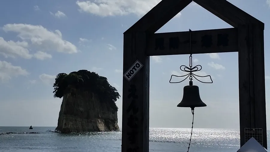 Exploring the hills and coastline of the Noto Peninsula